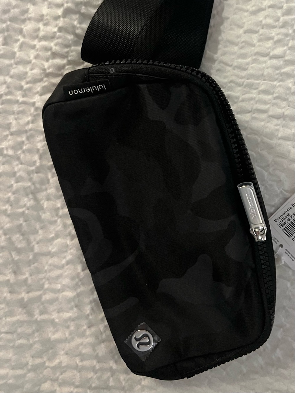 Lululemon Everywhere Belt Bag 1L Black Floral Camo Multi NWT - Picture 2 of 5